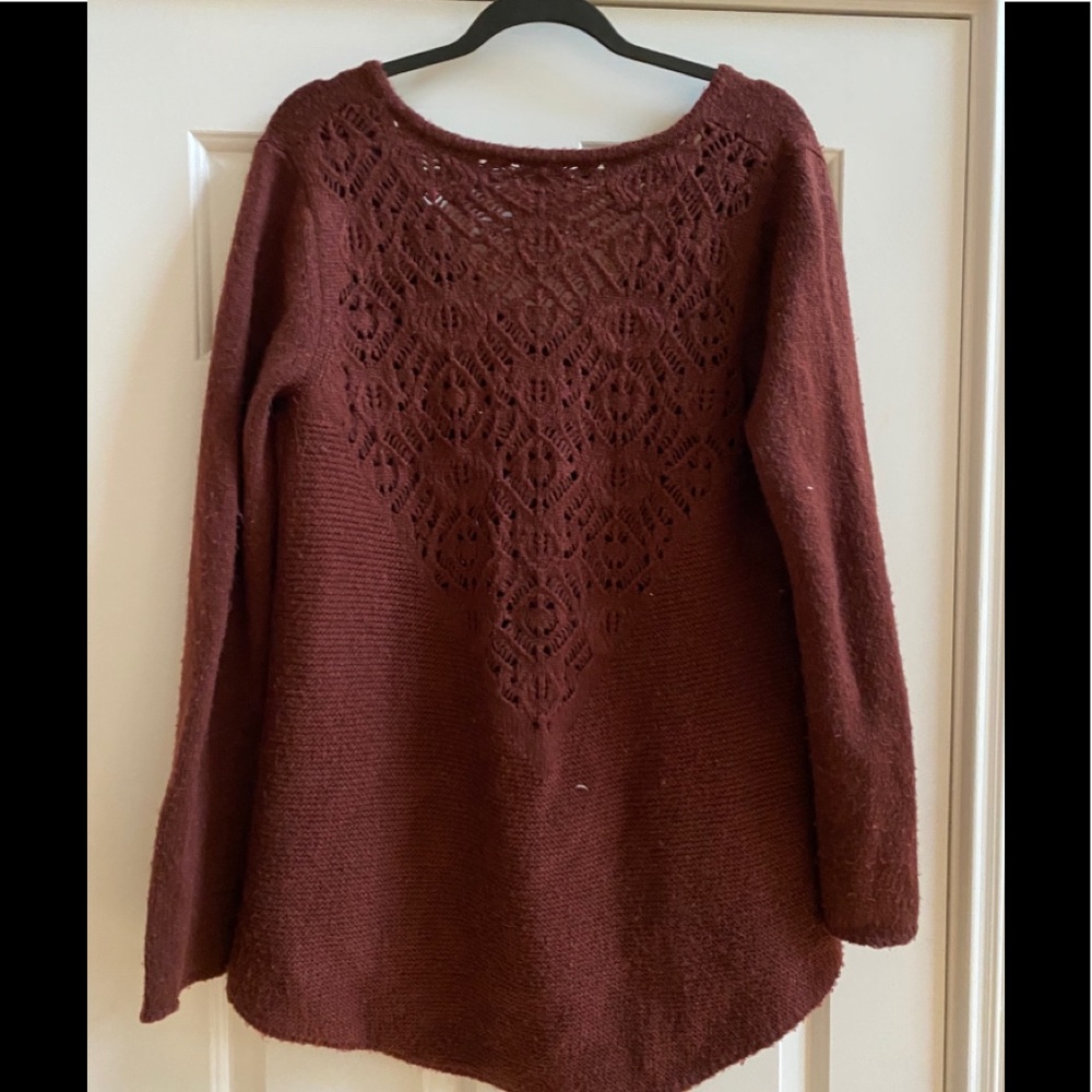 Maroon sweater